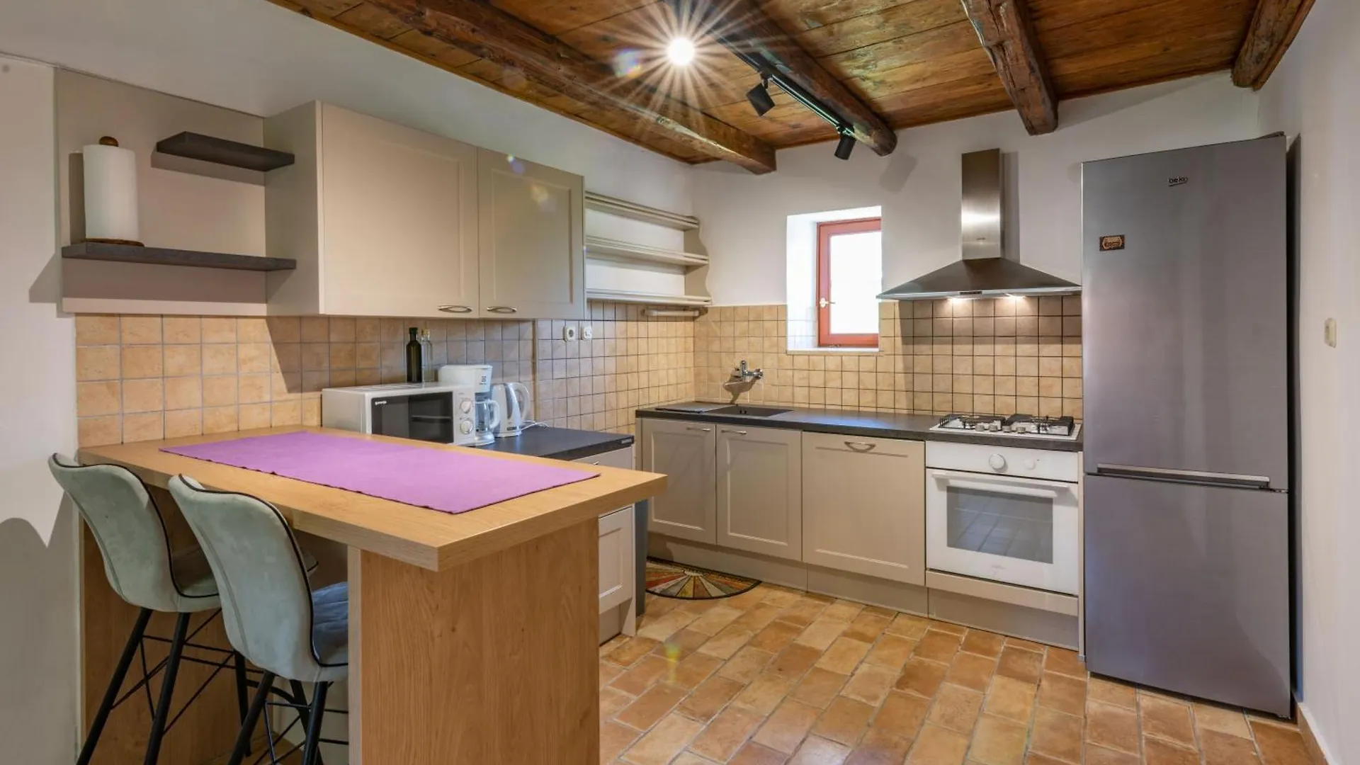 Villa Zupanov Dvor, A Beautiful Stone Villa With An Expansive Garden Foli