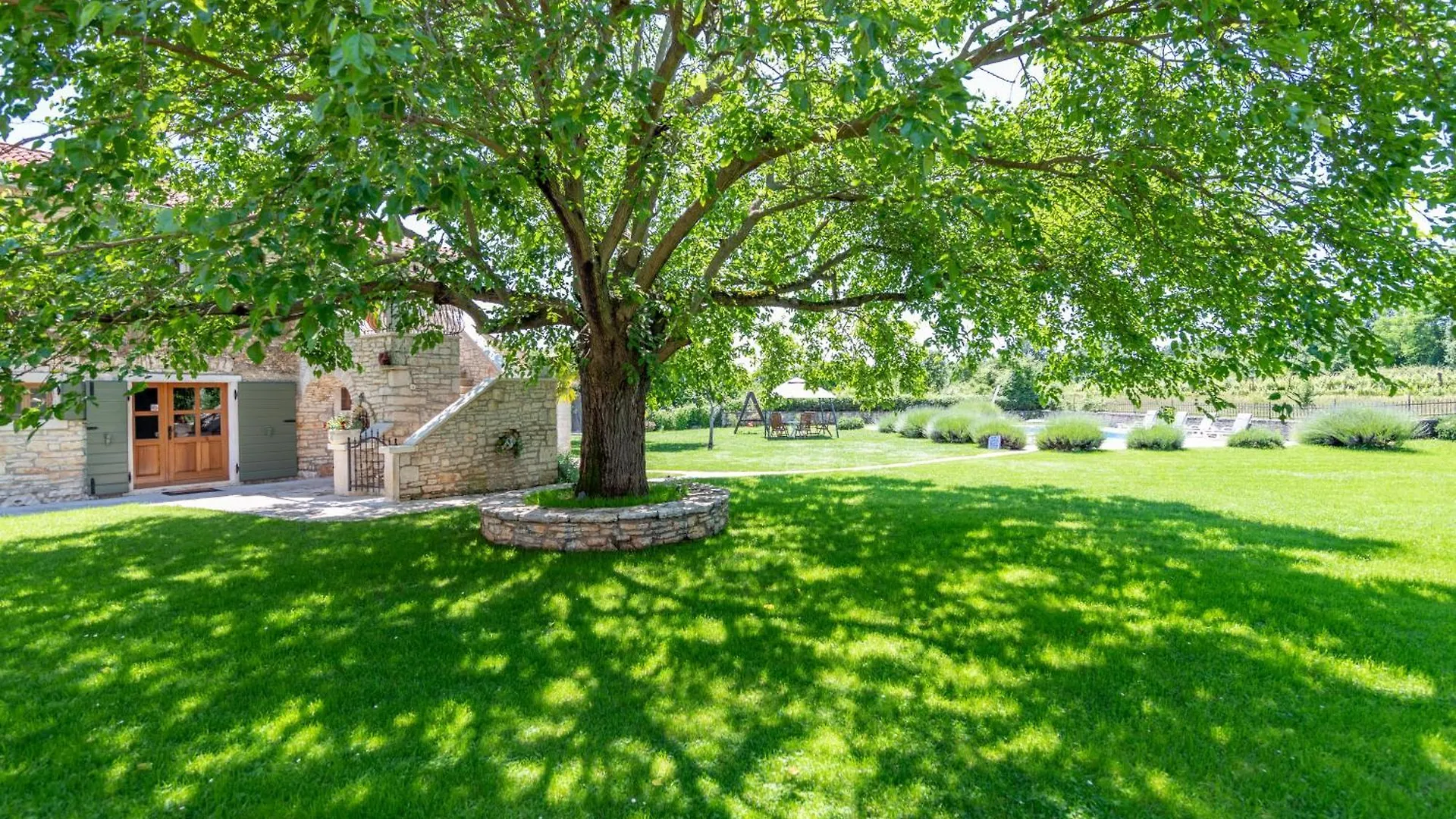 Villa Zupanov Dvor, A Beautiful Stone Villa With An Expansive Garden Foli Casa vacanze