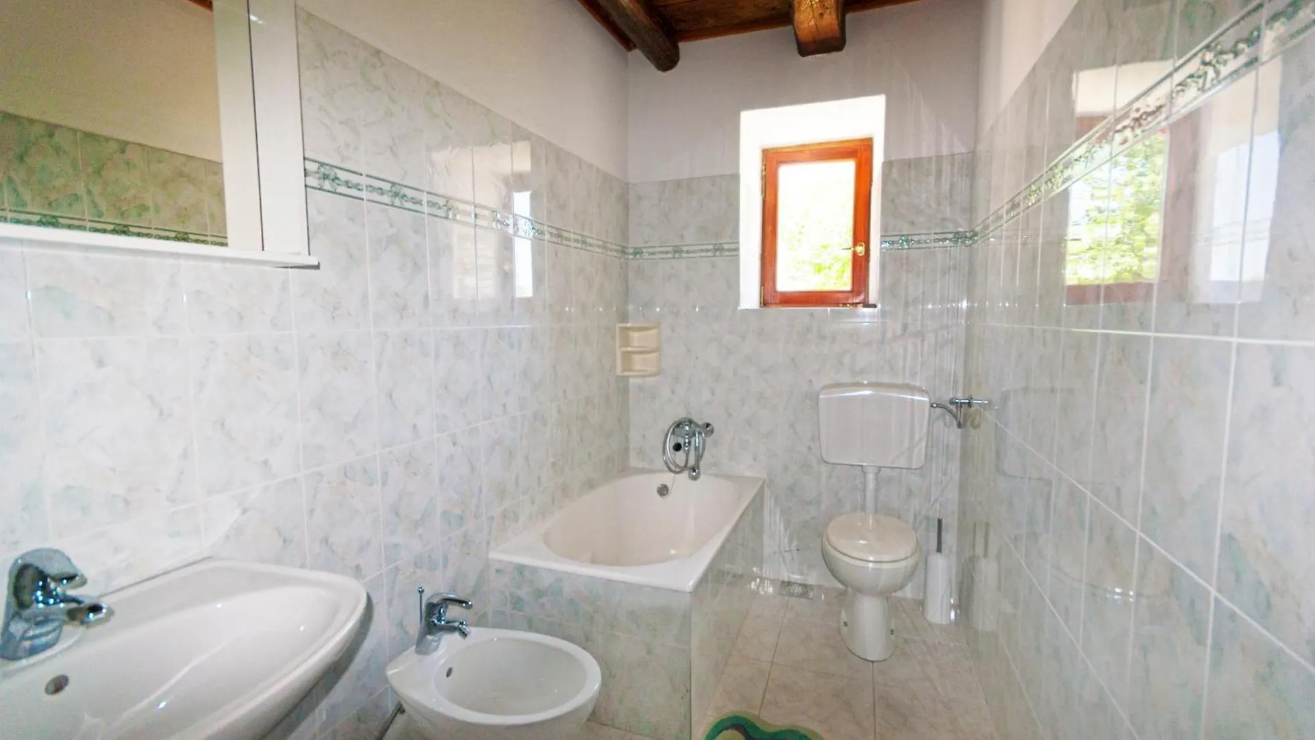 Villa Zupanov Dvor, A Beautiful Stone Villa With An Expansive Garden Foli Holiday home