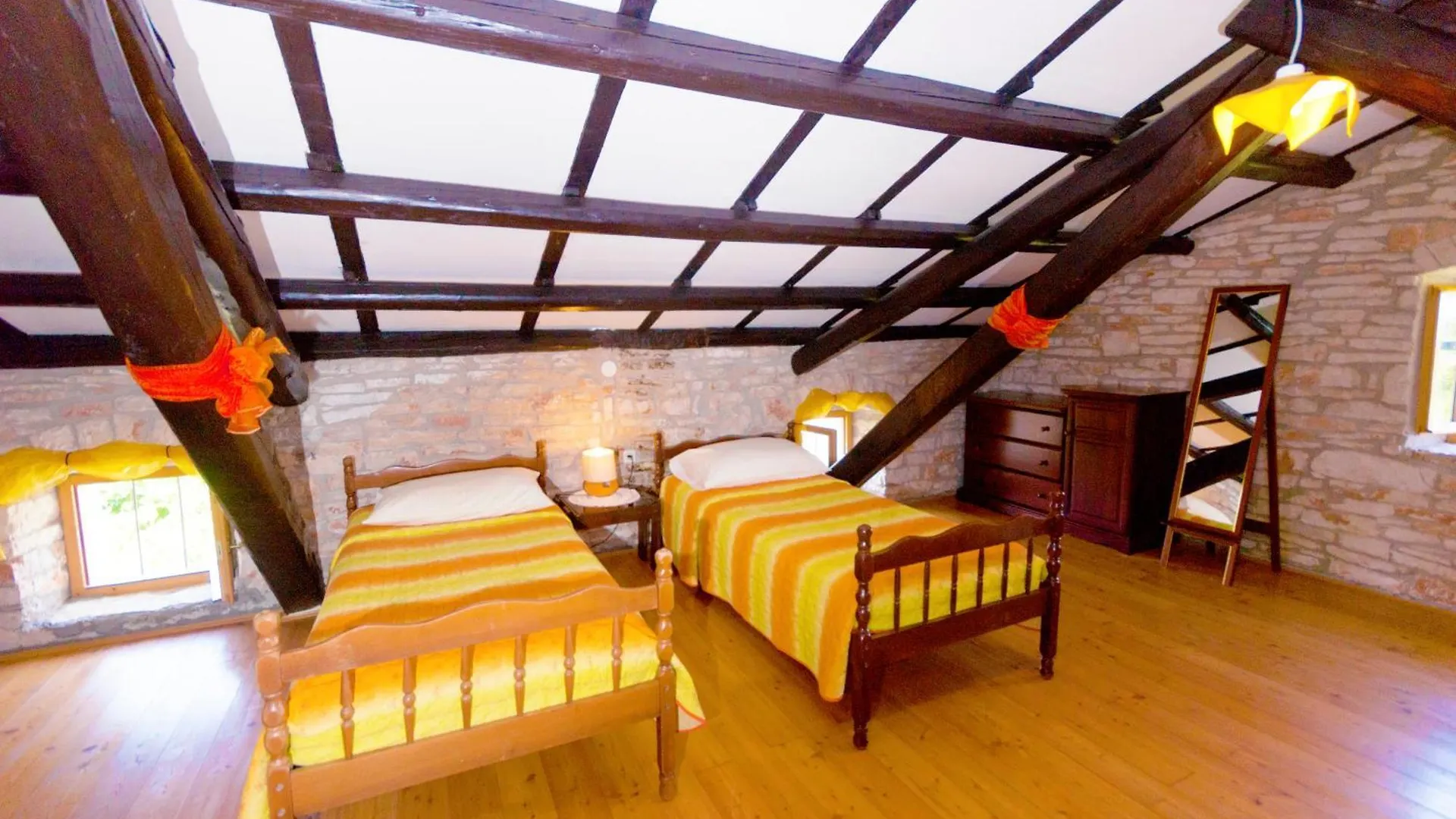 Villa Zupanov Dvor, A Beautiful Stone Villa With An Expansive Garden Foli 0*,